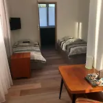 King Guest *